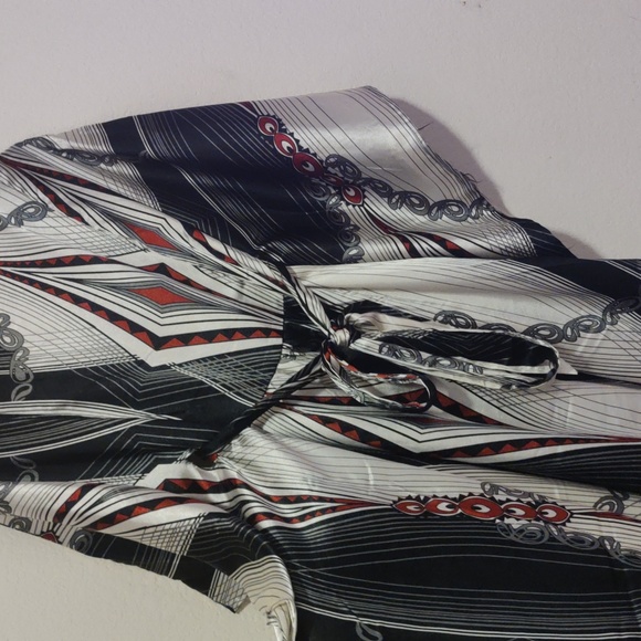 Blouses for women - Picture 3 of 4